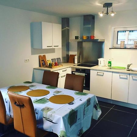 Appartement Duplex Pour 3-4 Personnes A Ciney Exteriör bild