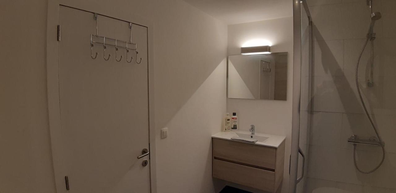 Appartement Duplex Pour 3-4 Personnes A Ciney Exteriör bild