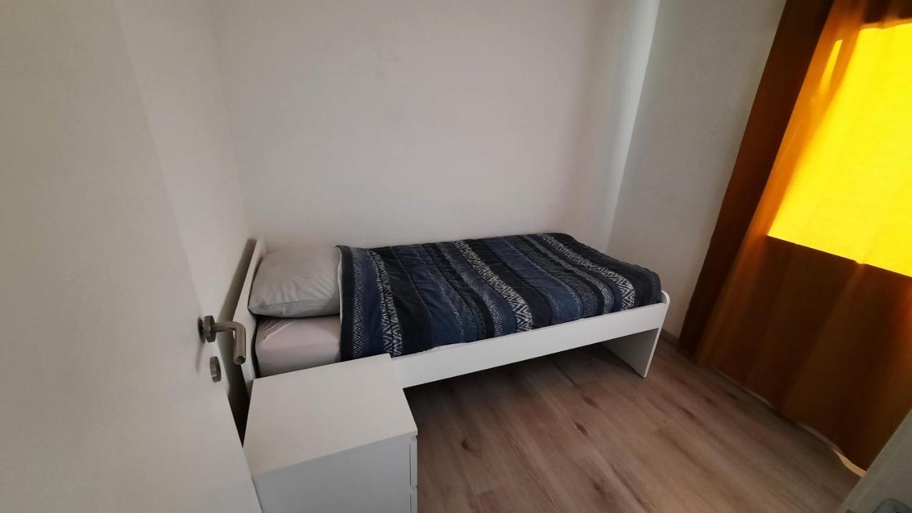 Appartement Duplex Pour 3-4 Personnes A Ciney Exteriör bild