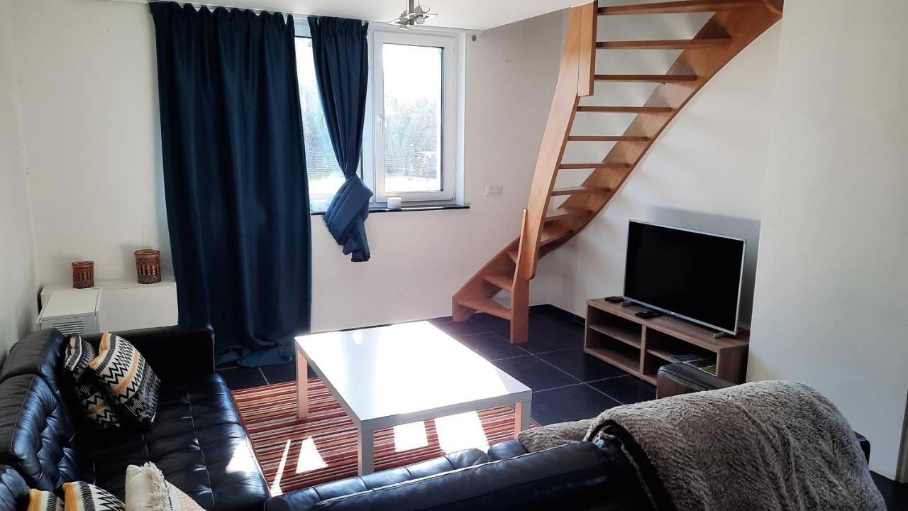 Appartement Duplex Pour 3-4 Personnes A Ciney Exteriör bild