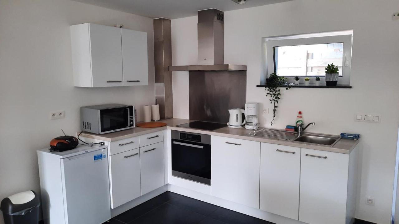 Appartement Duplex Pour 3-4 Personnes A Ciney Exteriör bild